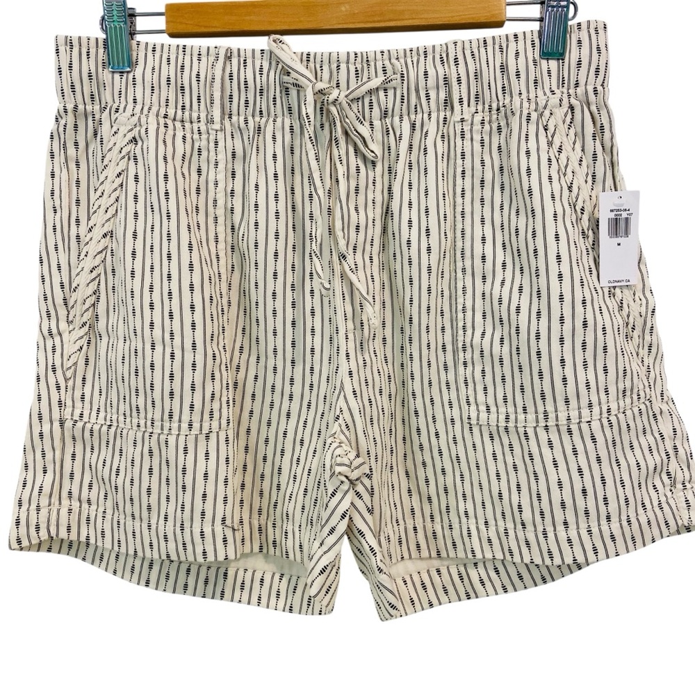 2/40$ NWT shorts elastic waist pockets cotton high rise medium bermudas Old Navy